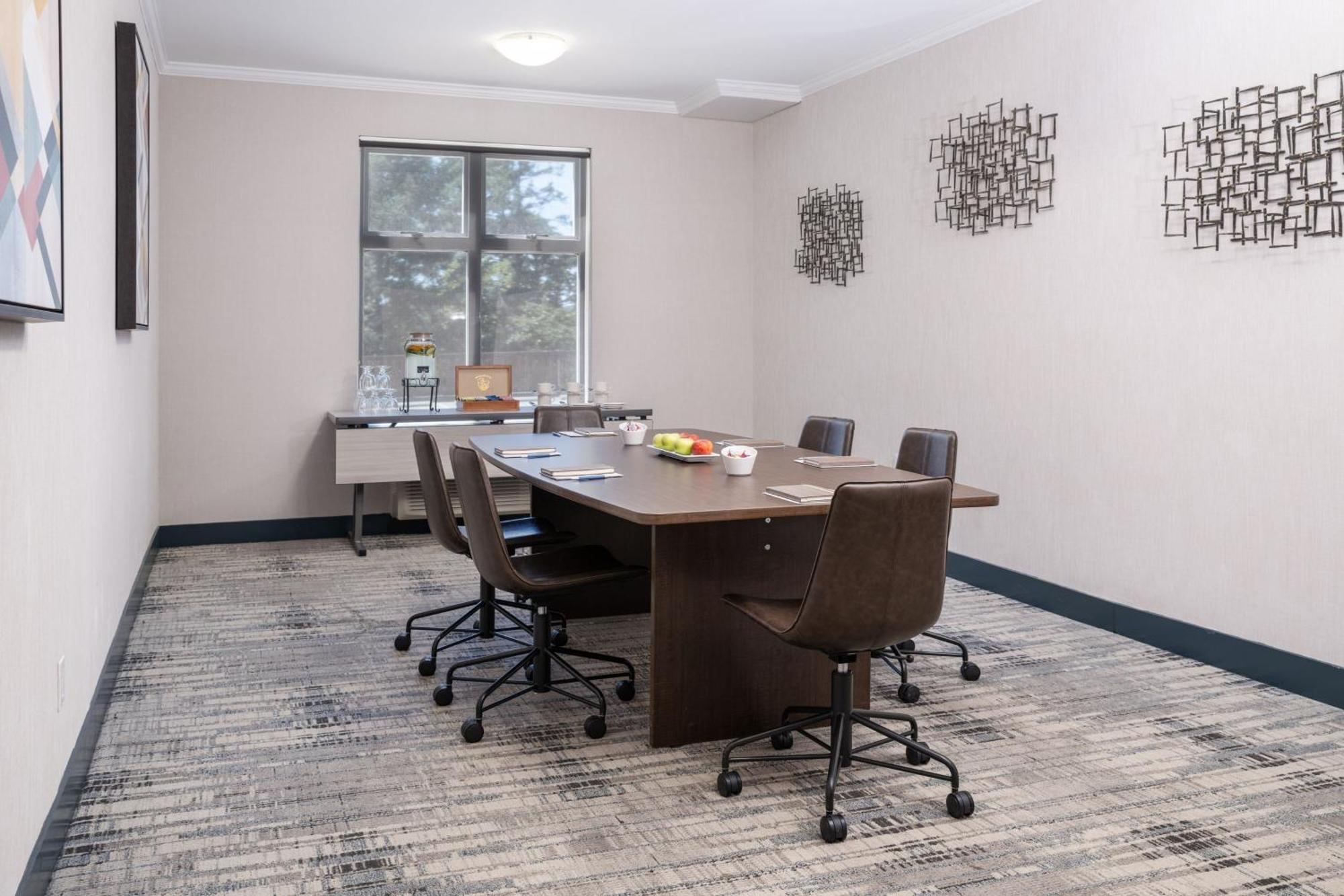 Four Points By Sheraton Victoria Gateway Langford Εξωτερικό φωτογραφία