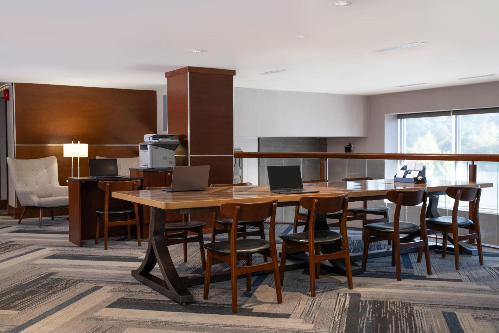 Four Points By Sheraton Victoria Gateway Langford Εξωτερικό φωτογραφία