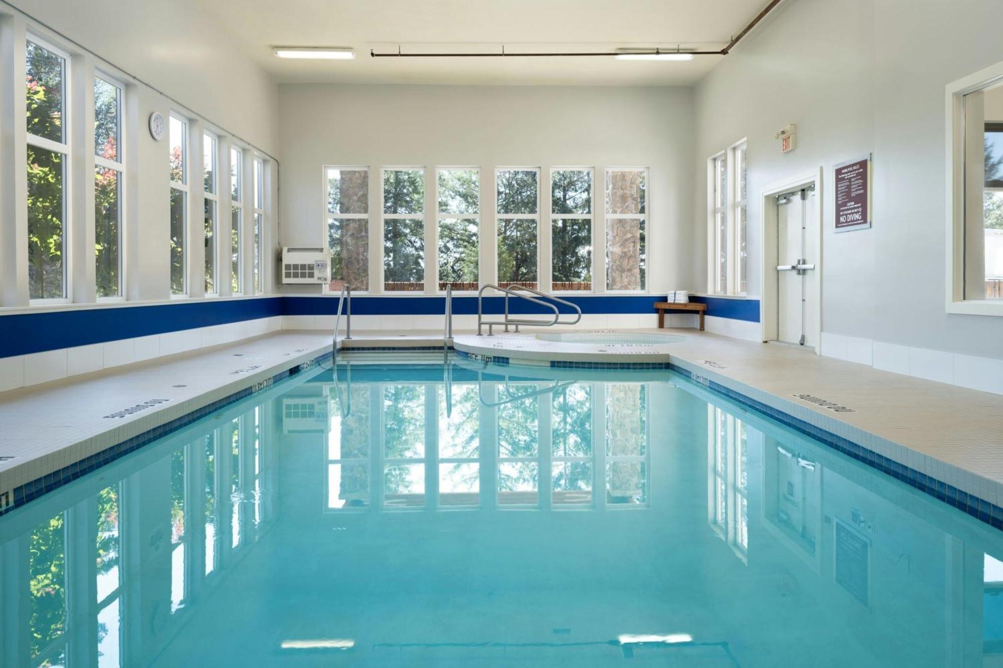 Four Points By Sheraton Victoria Gateway Langford Εξωτερικό φωτογραφία